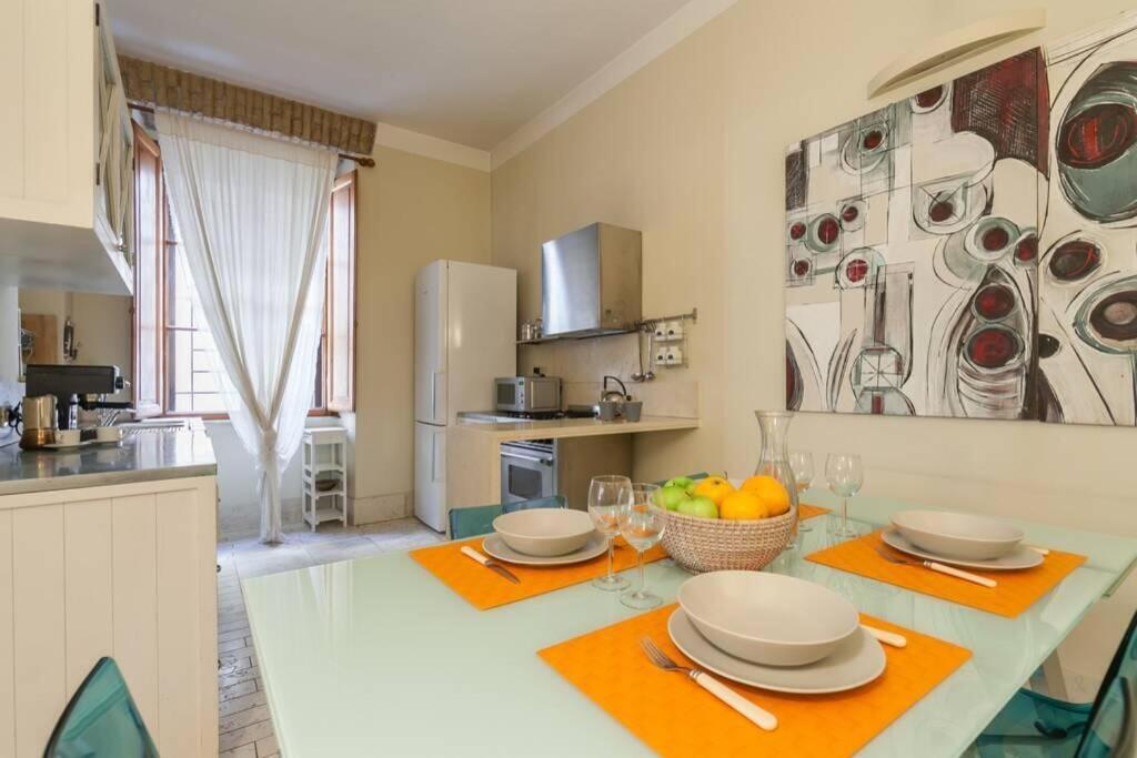 Borgo Pio - Quite And Spacious Apt روما المظهر الخارجي الصورة